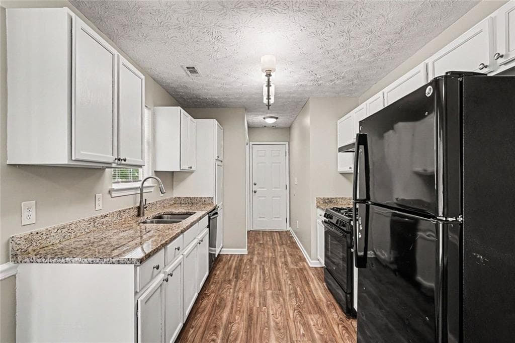 3 bedroom, 2 bathroom, 1,326 sq ft single family residence for sale at 66 Mallie Court, Hampton, GA 30228 — photo 7