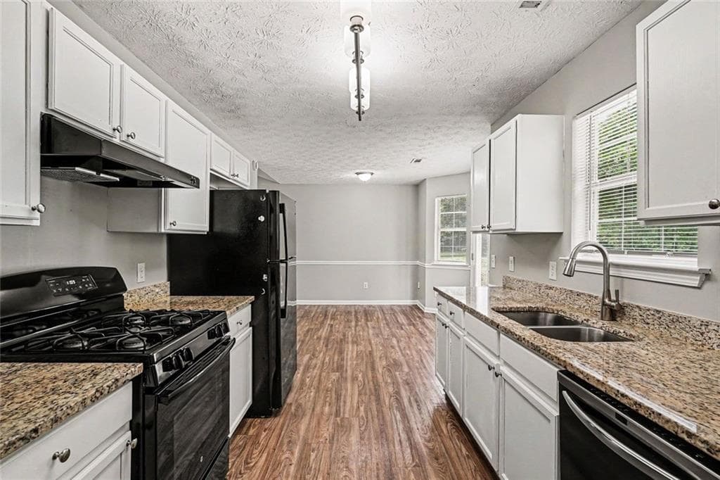 3 bedroom, 2 bathroom, 1,326 sq ft single family residence for sale at 66 Mallie Court, Hampton, GA 30228 — photo 8