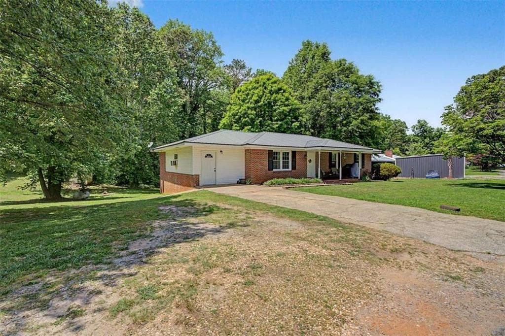 3 bedroom, 2 bathroom, 1,702 sq ft single family residence for sale at 98 James Street, Tallapoosa, GA 30176 — photo 8