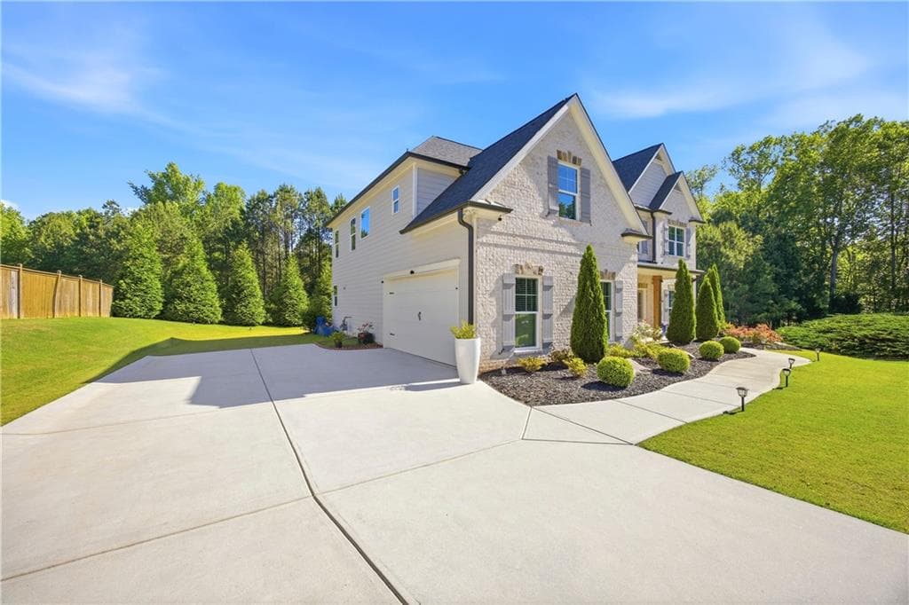 5 bedroom, 4 bathroom, 3,175 sq ft single family residence for sale at 7055 Concord Brook Lane, Cumming, GA 30028 — photo 3