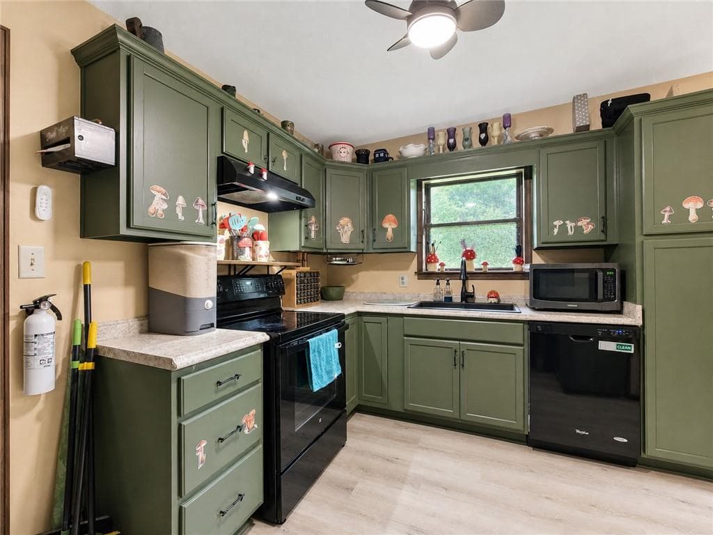 3 bedroom, 2 bathroom, 1,410 sq ft single family residence under contract at 130 Goodman Drive, Fayetteville, GA 30215 — photo 5