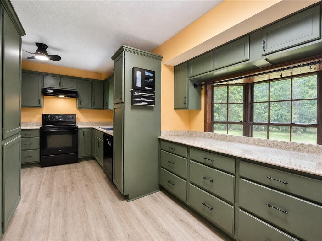 3 bedroom, 2 bathroom, 1,410 sq ft single family residence under contract at 130 Goodman Drive, Fayetteville, GA 30215 — photo 10