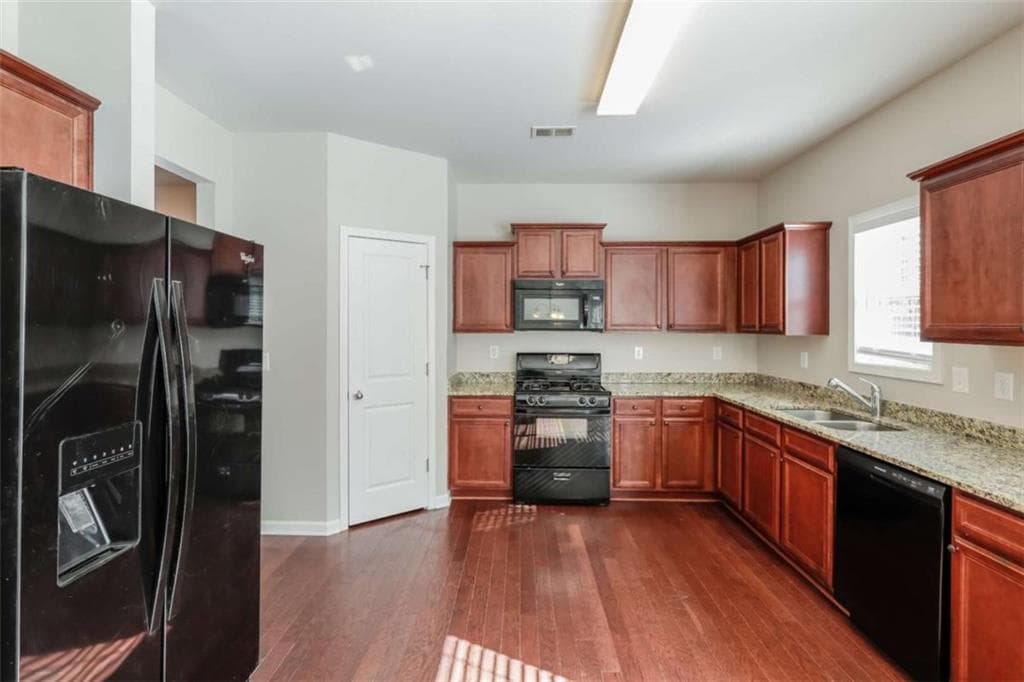4 bedroom, 4 bathroom, 2,358 sq ft single family residence for sale at 4217 Pearhaven Lane, Gainesville, GA 30504 — photo 6