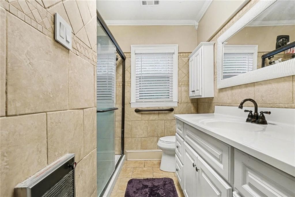 3 bedroom, 2 bathroom, 3,157 sq ft single family residence under contract at 2088 E Roxboro Road, Atlanta, GA 30324 — photo 10
