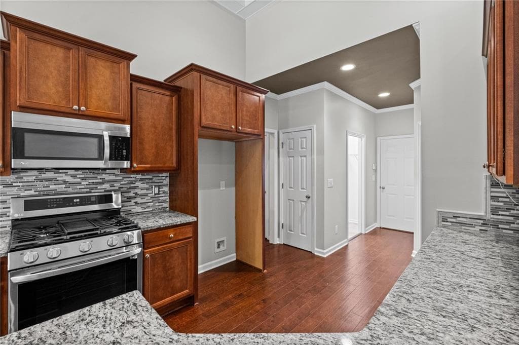 5 bedroom, 3 bathroom, 3,620 sq ft single family residence for sale at 406 Mistflower Court, Ball Ground, GA 30107 — photo 8