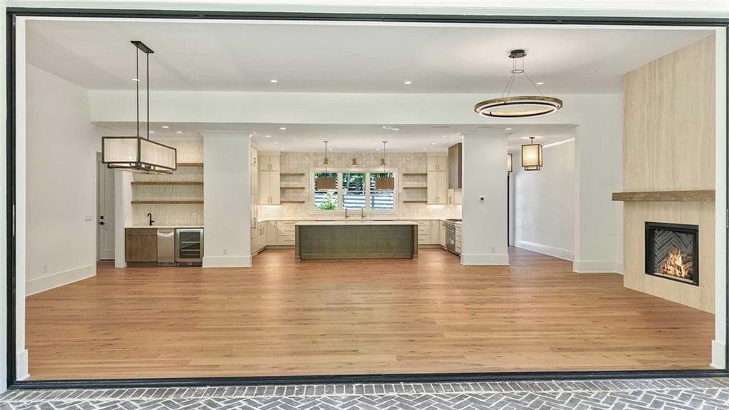 4 bedroom, 6 bathroom, 4,463 sq ft single family residence under contract at 1452 Rucker Circle, Woodstock, GA 30188 — photo 9