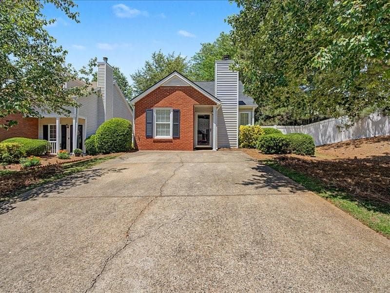 2 bedroom, 1 bathroom, 814 sq ft single family residence under contract at 1075 Daventry Crossing, Woodstock, GA 30188 — photo 2