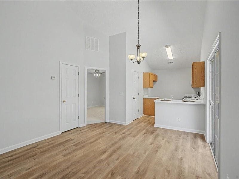 2 bedroom, 1 bathroom, 814 sq ft single family residence under contract at 1075 Daventry Crossing, Woodstock, GA 30188 — photo 7