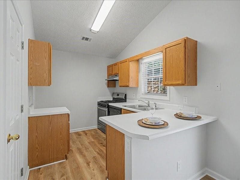 2 bedroom, 1 bathroom, 814 sq ft single family residence under contract at 1075 Daventry Crossing, Woodstock, GA 30188 — photo 8