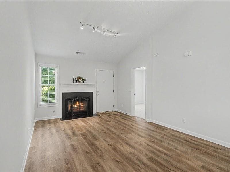 2 bedroom, 1 bathroom, 814 sq ft single family residence under contract at 1075 Daventry Crossing, Woodstock, GA 30188 — photo 9