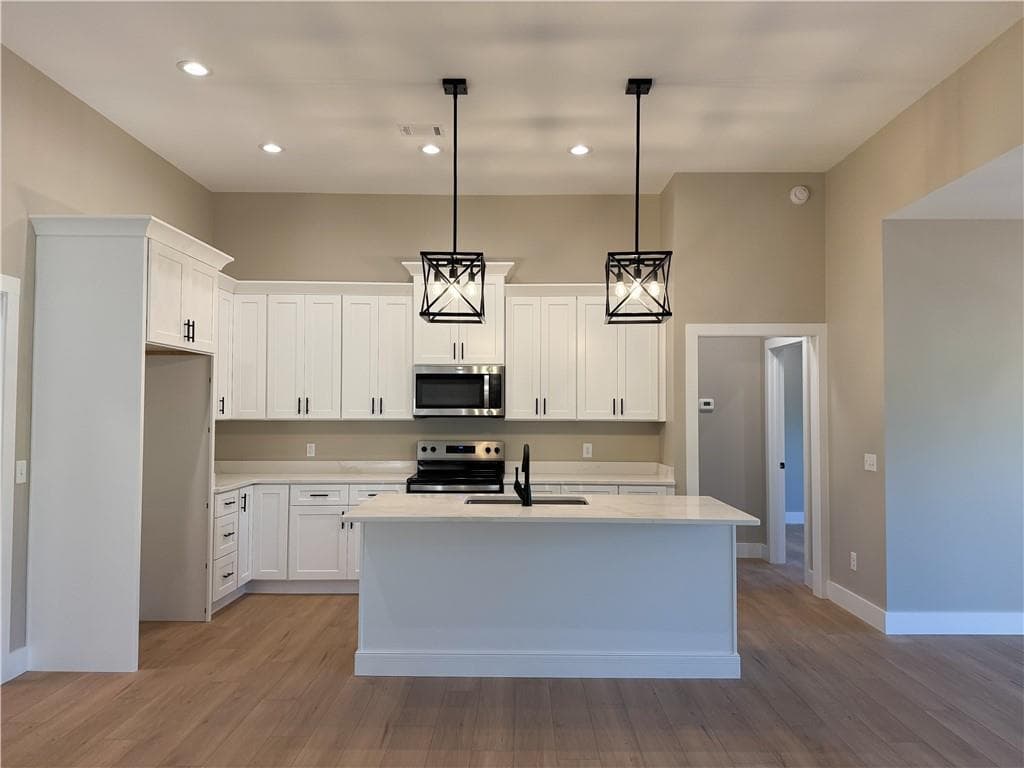 3 bedroom, 2 bathroom, 1,797 sq ft single family residence under contract at 113 Mill Stone Lane, Calhoun, GA 30701 — photo 3