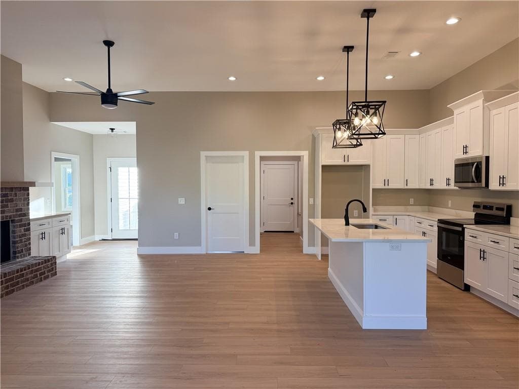 3 bedroom, 2 bathroom, 1,797 sq ft single family residence under contract at 113 Mill Stone Lane, Calhoun, GA 30701 — photo 9