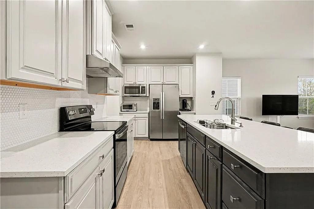 3 bedroom, 3 bathroom, 1,924 sq ft townhouse for rent at 136 Salt Lake Lane Lane, Hoschton, GA 30548 for $2,250 a month — photo 8