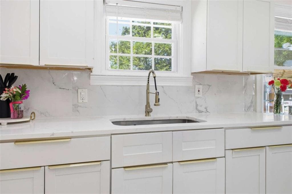 4 bedroom, 4 bathroom, 1,900 sq ft single family residence under contract at 4825 River Road, Columbus, GA 31904 — photo 6