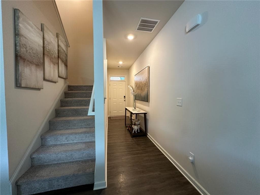 3 bedroom, 3 bathroom, 2,500 sq ft townhouse for rent at 5216 Barberry Avenue, Oakwood, GA 30566 for $1,999 a month — photo 4