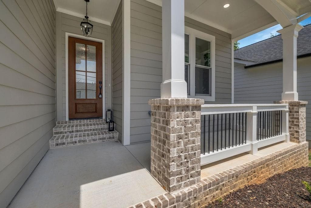 4 bedroom, 4 bathroom, 3,076 sq ft single family residence for sale at 571 Lawrence Street, Marietta, GA 30060 — photo 2