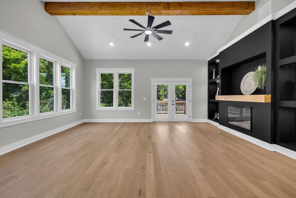 4 bedroom, 4 bathroom, 3,076 sq ft single family residence for sale at 571 Lawrence Street, Marietta, GA 30060 — photo 3