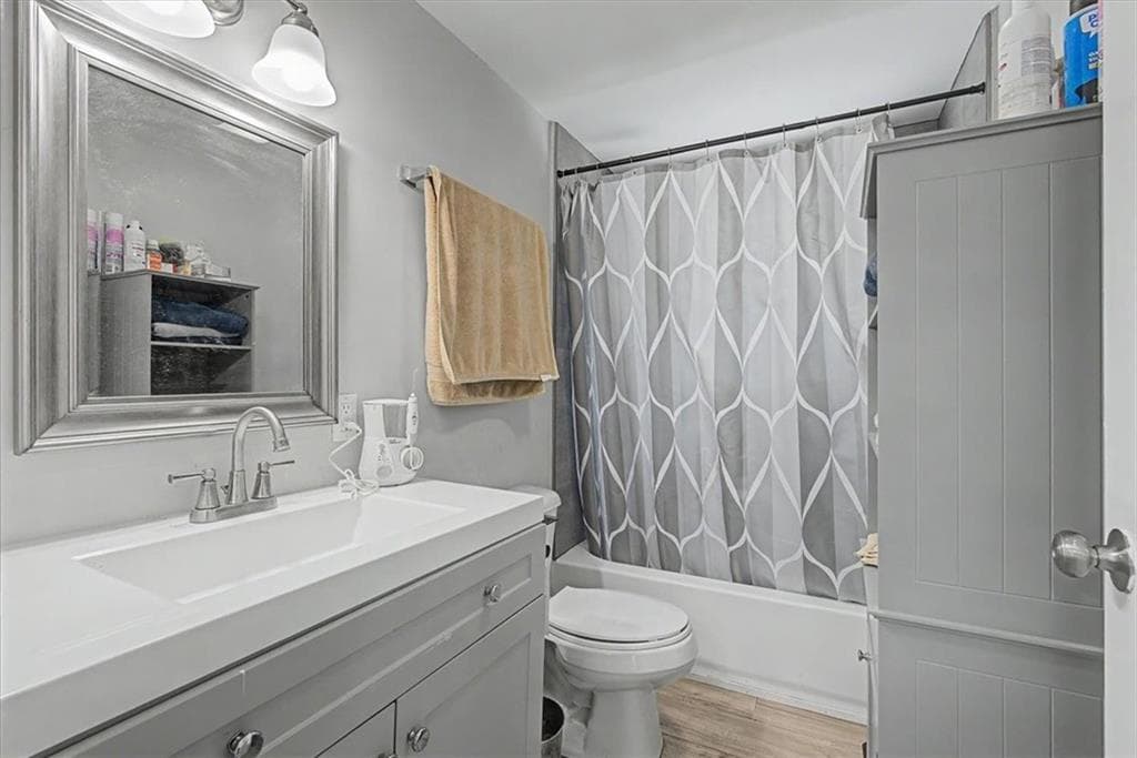 3 bedroom, 1 bathroom, 912 sq ft single family residence for sale at 290 Dock Hyde Road, Carrollton, GA 30116 — photo 4