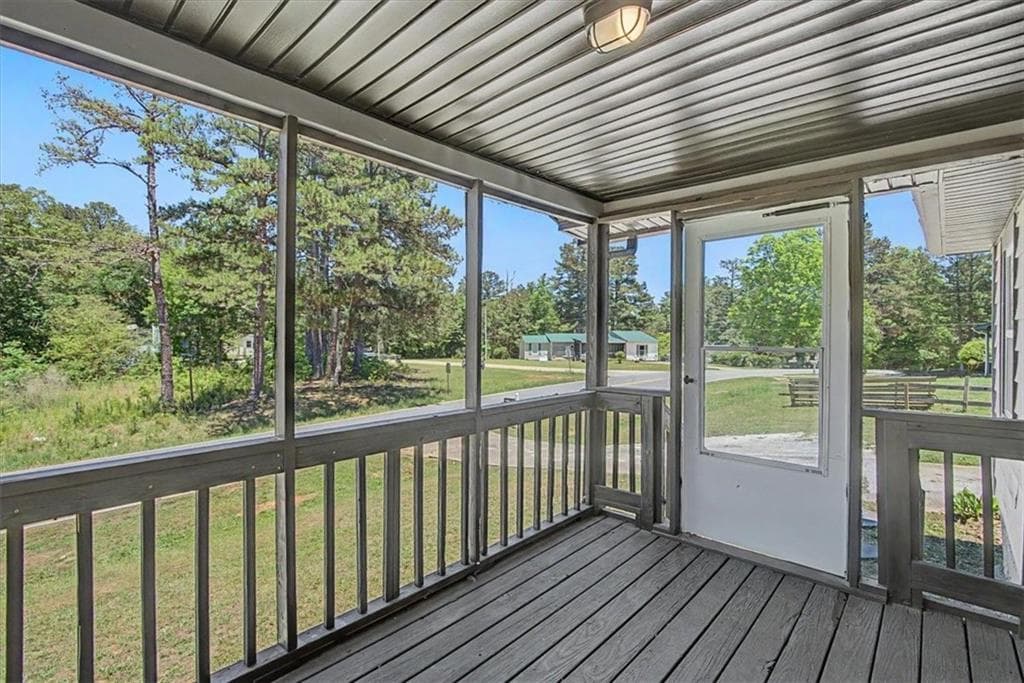 3 bedroom, 1 bathroom, 912 sq ft single family residence for sale at 290 Dock Hyde Road, Carrollton, GA 30116 — photo 5