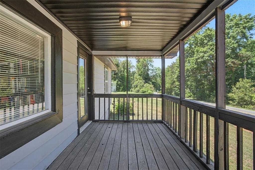 3 bedroom, 1 bathroom, 912 sq ft single family residence for sale at 290 Dock Hyde Road, Carrollton, GA 30116 — photo 6