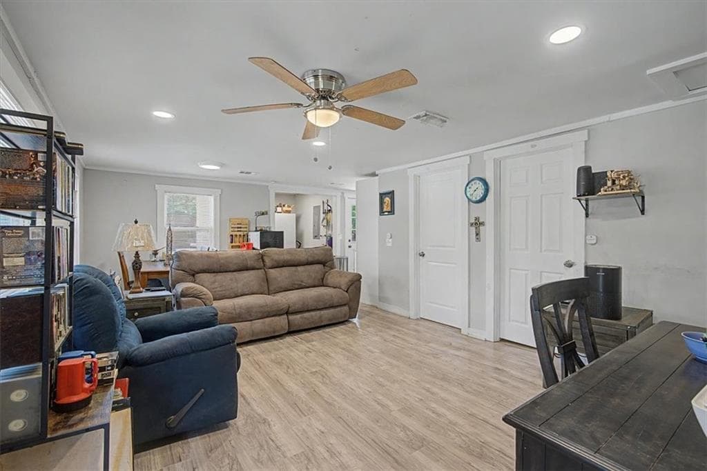 3 bedroom, 1 bathroom, 912 sq ft single family residence for sale at 290 Dock Hyde Road, Carrollton, GA 30116 — photo 9