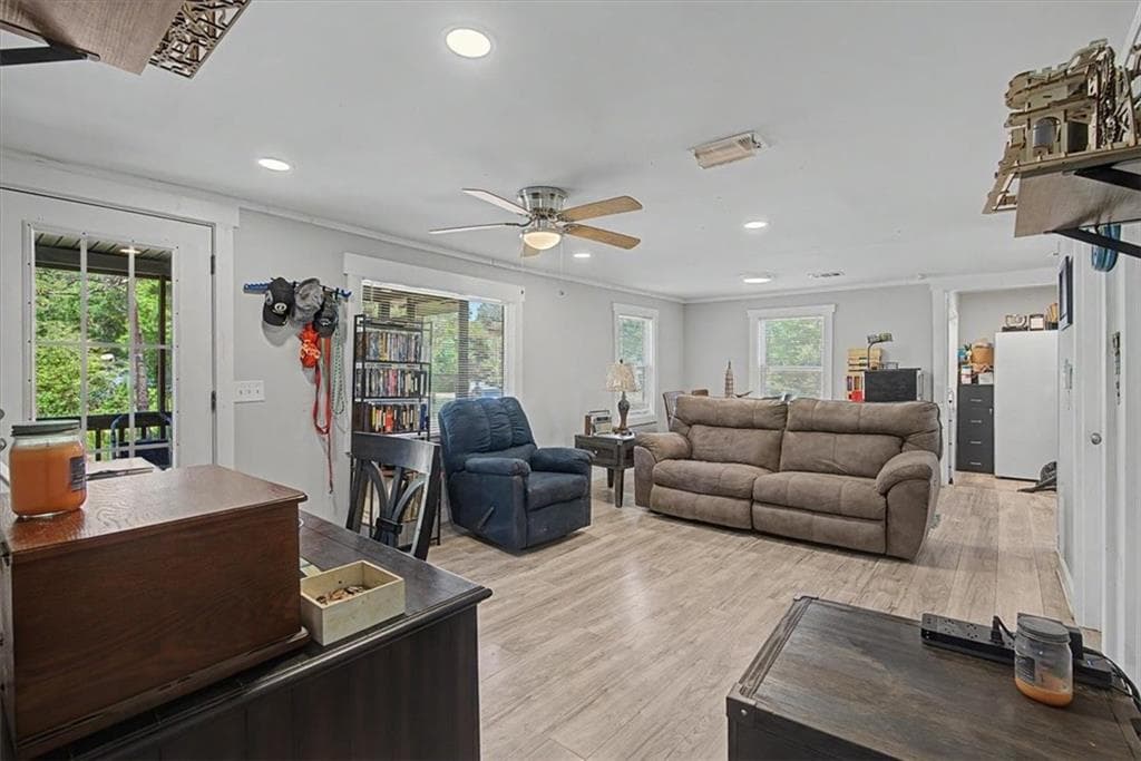 3 bedroom, 1 bathroom, 912 sq ft single family residence for sale at 290 Dock Hyde Road, Carrollton, GA 30116 — photo 10