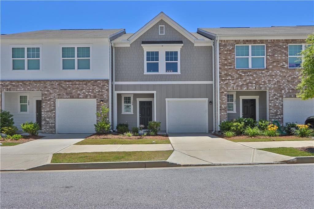 3 bedroom, 3 bathroom, 1,440 sq ft townhouse for sale at 103 Thetford Way, Winder, GA 30680
