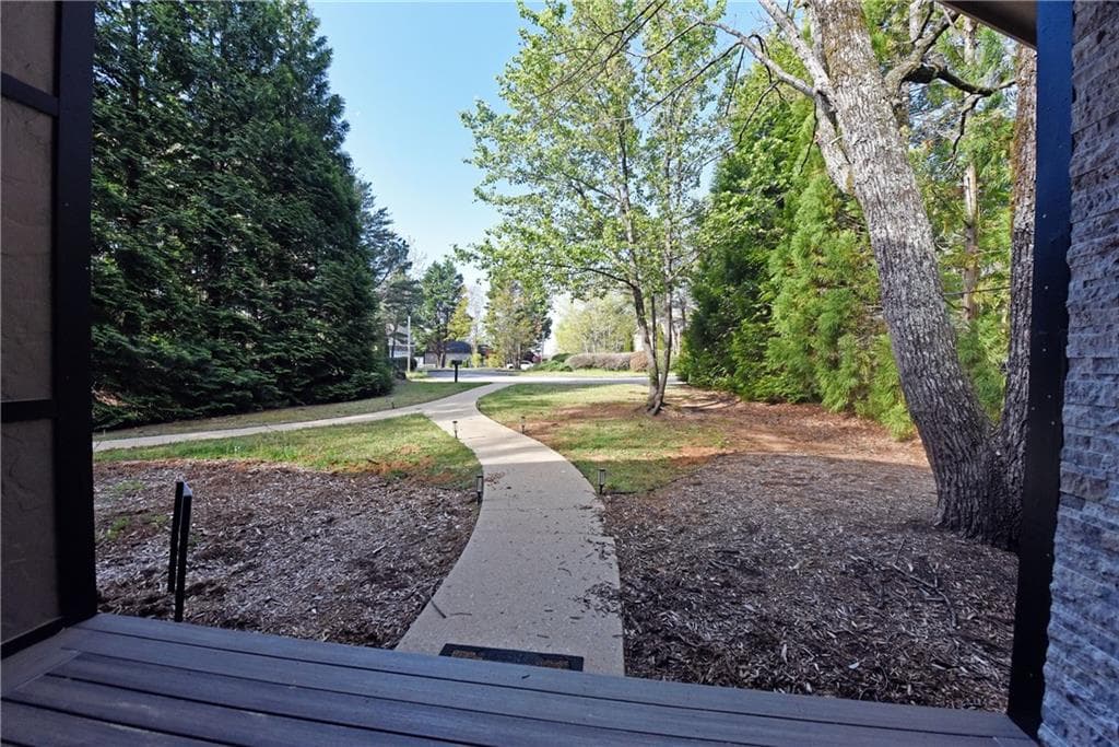 3 bedroom, 4 bathroom, 2,592 sq ft single family residence for sale at 85 International Village Drive, Helen, GA 30545 — photo 3