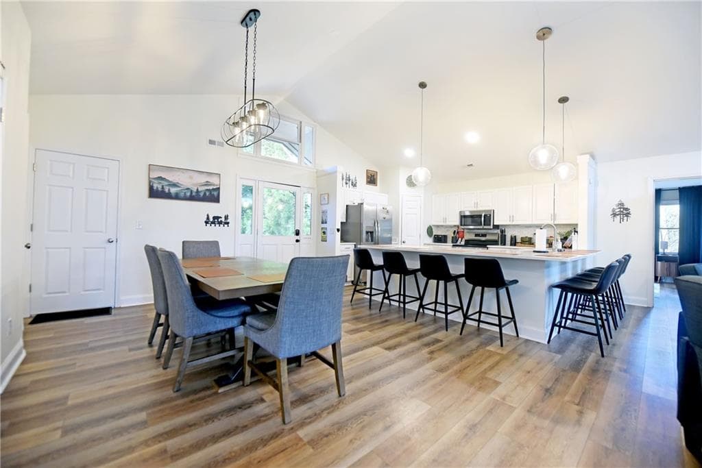 3 bedroom, 4 bathroom, 2,592 sq ft single family residence for sale at 85 International Village Drive, Helen, GA 30545 — photo 10