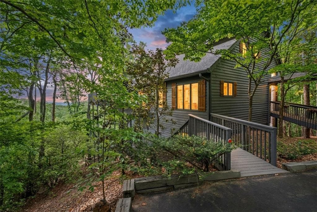 3 bedroom, 3 bathroom, 2,176 sq ft single family residence for sale at 1888 Valley View Drive, Big Canoe, GA 30143 — photo 3
