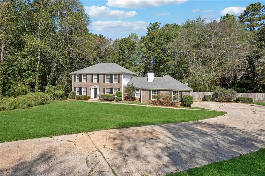 4 bedroom, 3 bathroom, 2,207 sq ft single family residence for sale at 120 Birch Court, Fayetteville, GA 30214 — photo 3