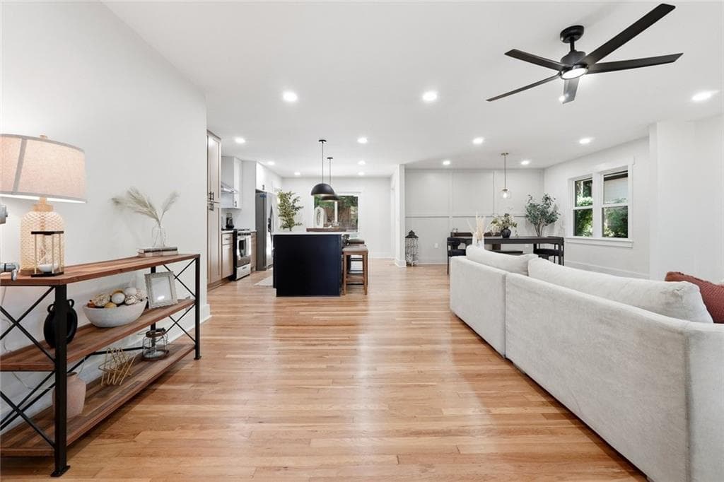 3 bedroom, 2 bathroom, 1,716 sq ft single family residence for sale at 3100 N Druid Hills Road, Decatur, GA 30033 — photo 5