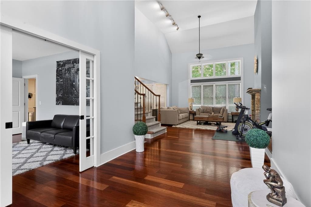 6 bedroom, 4 bathroom, 3,403 sq ft single family residence for sale at 320 Waverly Hall Circle, Roswell, GA 30075 — photo 6