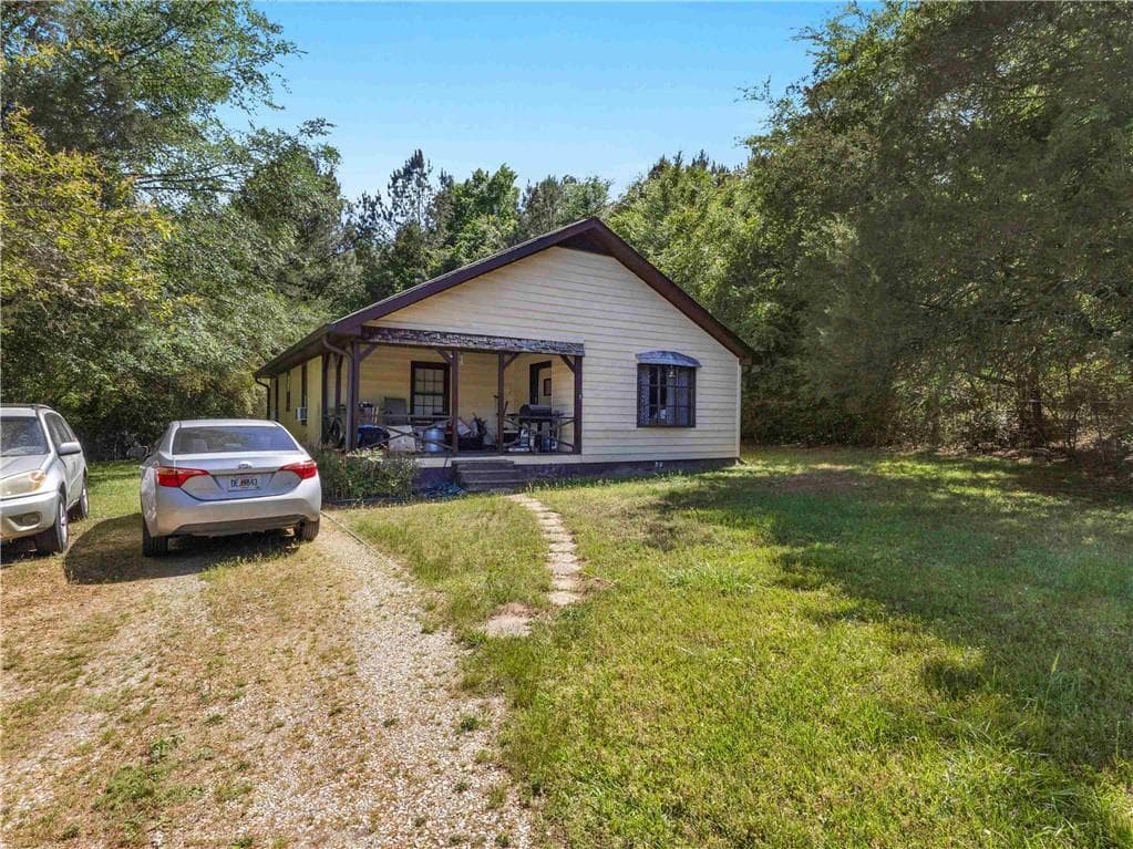 2 bedroom, 2 bathroom, 1,724 sq ft single family residence under contract at 3449 Hwy 138 Highway, Conyers, GA 30013 — photo 2