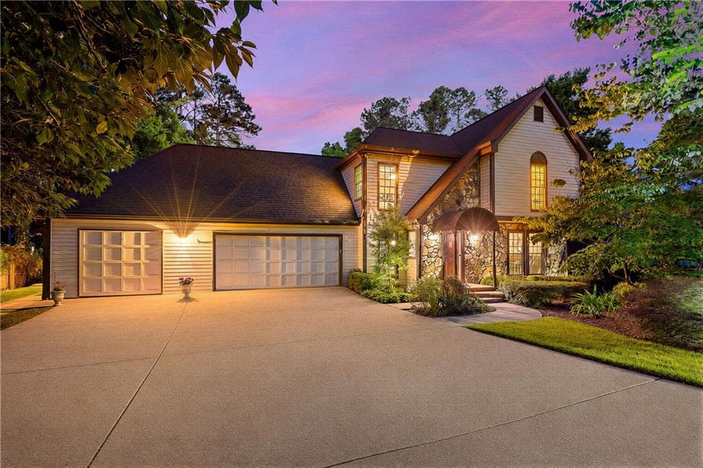 5 bedroom, 5 bathroom, 3,444 sq ft single family residence sold at 3026 Coach Lane, Marietta, GA 30062