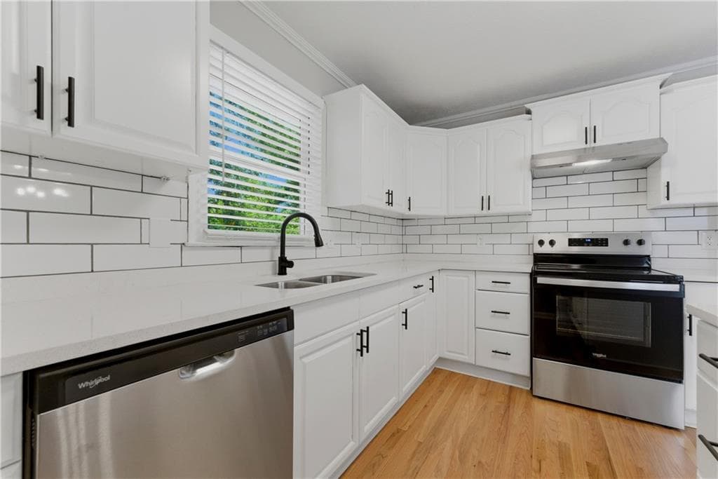 3 bedroom, 2 bathroom, 1,784 sq ft single family residence for sale at 2415 Cajun Drive, Marietta, GA 30066 — photo 6