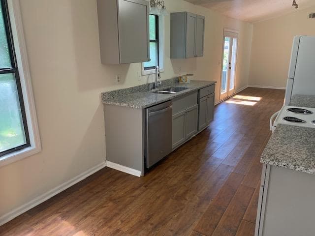 3 bedroom, 2 bathroom, 1,400 sq ft single family residence for sale at 402 River Point Drive, Woodstock, GA 30188 — photo 9