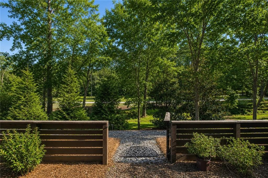 4 bedroom, 4 bathroom, 2,582 sq ft townhouse for sale at 220 Mitchell Lane, Woodstock, GA 30188 — photo 7