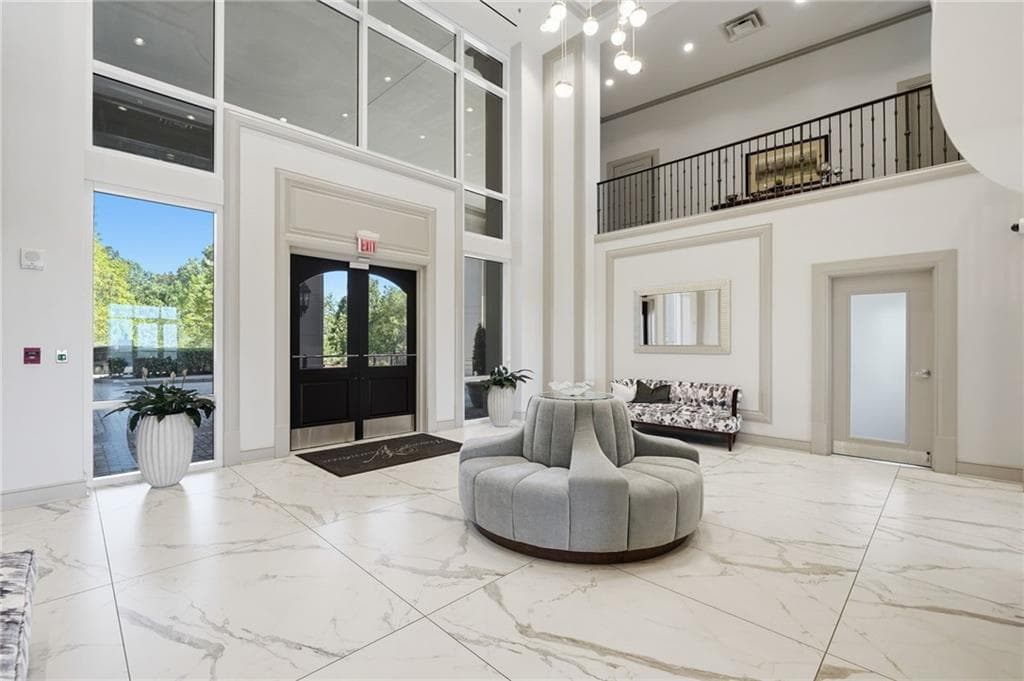 3 bedroom, 3 bathroom, 2,970 sq ft condominium under contract at 2950 Mount Wilkinson Parkway 904, Atlanta, GA 30339 — photo 6