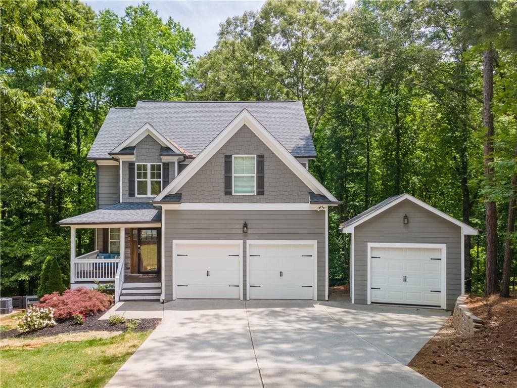 4 bedroom, 3 bathroom, 1,882 sq ft single family residence for sale at 46 Longview Drive, Dawsonville, GA 30534