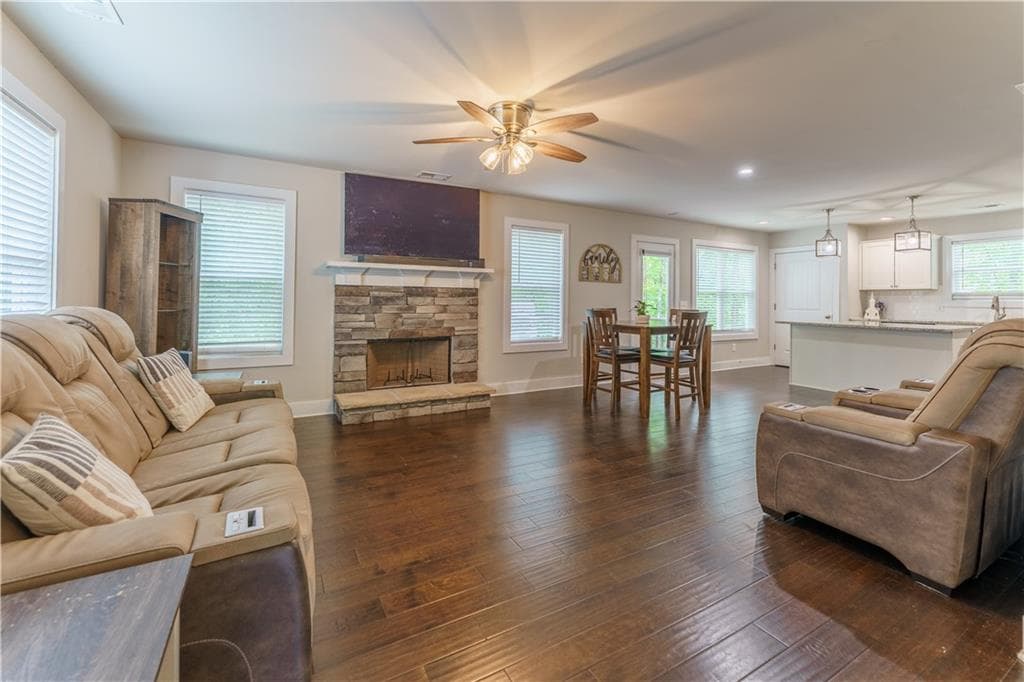 4 bedroom, 3 bathroom, 1,882 sq ft single family residence for sale at 46 Longview Drive, Dawsonville, GA 30534 — photo 8