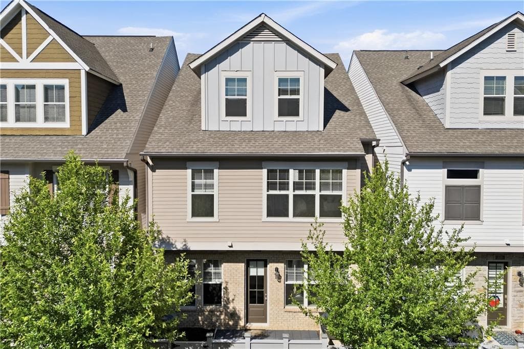 4 bedroom, 4 bathroom, 2,529 sq ft single family residence under contract at 1025 Moorewood Lane, Smyrna, GA 30080