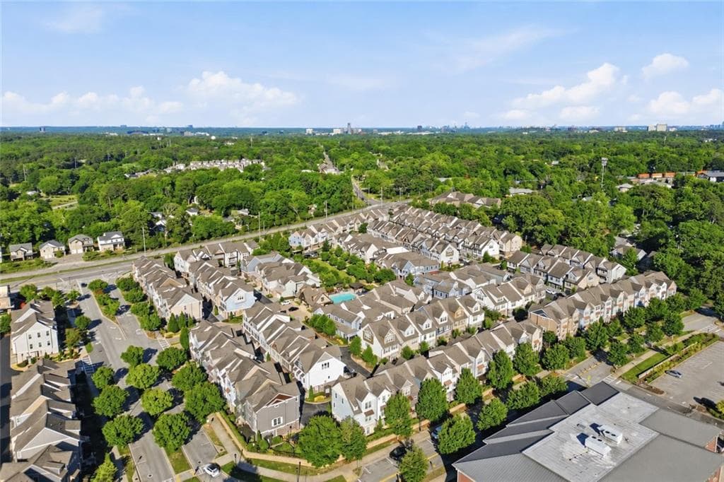 4 bedroom, 4 bathroom, 2,529 sq ft single family residence under contract at 1025 Moorewood Lane, Smyrna, GA 30080 — photo 3
