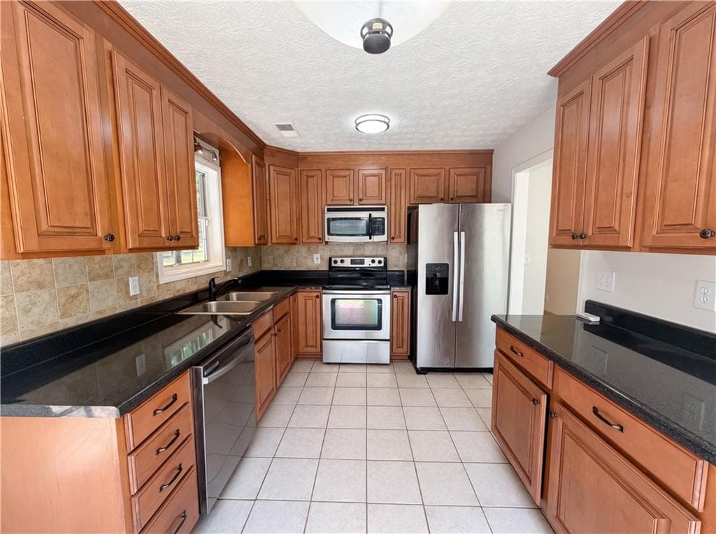 3 bedroom, 3 bathroom, 1,465 sq ft single family residence for sale at 722 Ridgetop Road, Bethlehem, GA 30620 — photo 7