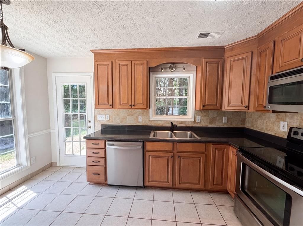 3 bedroom, 3 bathroom, 1,465 sq ft single family residence for sale at 722 Ridgetop Road, Bethlehem, GA 30620 — photo 8