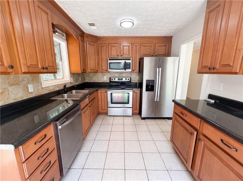 3 bedroom, 3 bathroom, 1,465 sq ft single family residence for sale at 722 Ridgetop Road, Bethlehem, GA 30620 — photo 9
