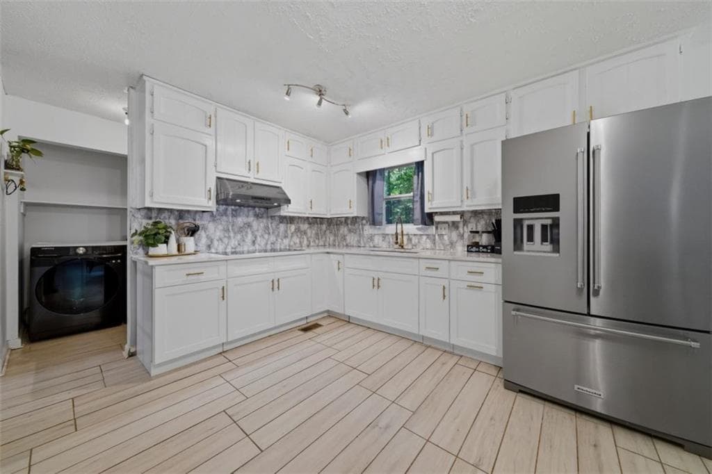 3 bedroom, 3 bathroom, 1,794 sq ft single family residence for sale at 200 Huntcliff Court, Fayetteville, GA 30214 — photo 9