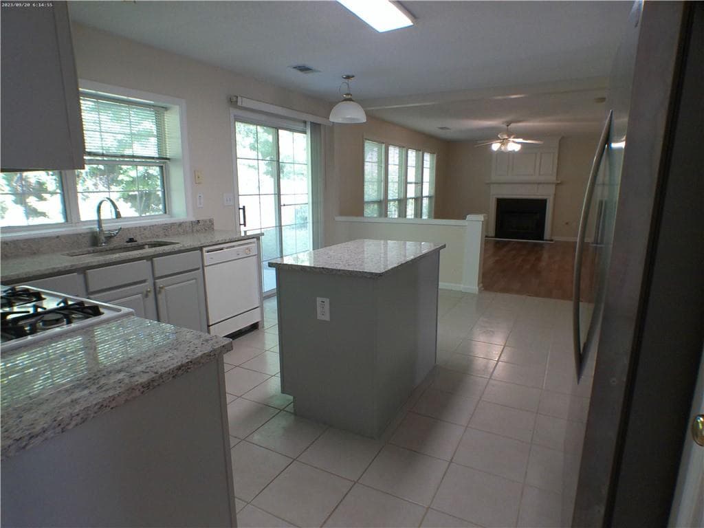 4 bedroom, 3 bathroom, 2,072 sq ft single family residence for rent at 3674 Kentford Lane, Peachtree Corners, GA 30092 for $2,580 a month — photo 6