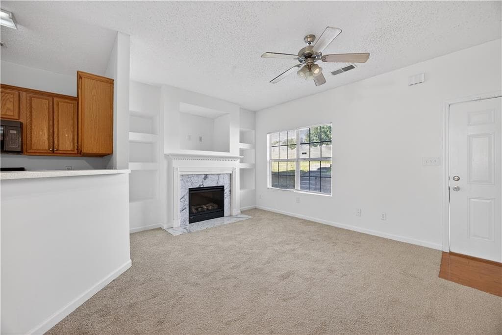 3 bedroom, 3 bathroom, 1,460 sq ft townhouse for sale at 4542 Parkview Square, Atlanta, GA 30349 — photo 2