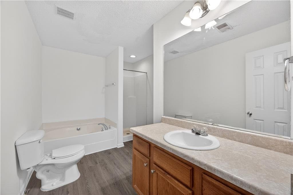 3 bedroom, 3 bathroom, 1,460 sq ft townhouse for sale at 4542 Parkview Square, Atlanta, GA 30349 — photo 7